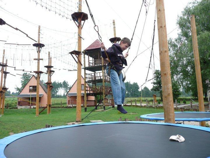 Na trampolíně