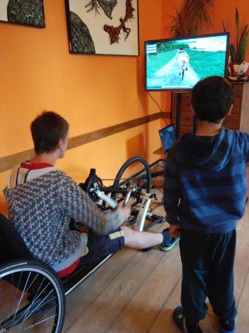 Jízda na cyklotrenažeru Jízda na cyklotrenažeru