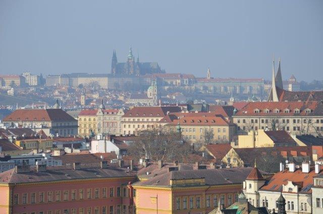 Výhled z&nbsp;Vyšehradu na Pražský hrad