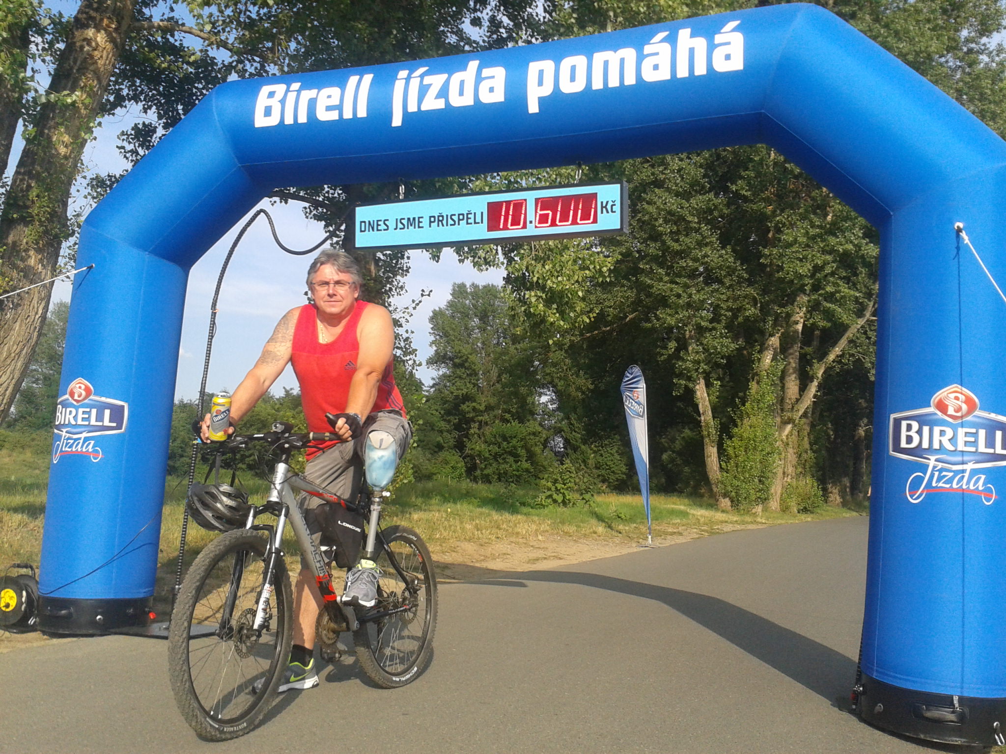 Birell branou symbolicky projel i&nbsp;Petr Janiska z&nbsp;Prahy, kterému Birell Jízda pomůže získat vlastní kolo